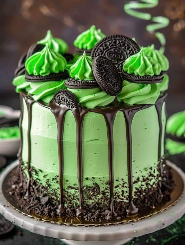 Mint Chocolate Oreo Drip Cake