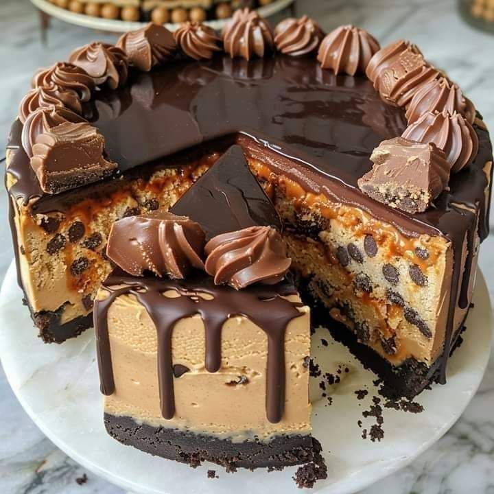 Calling all Peanut Butter Fans: Ultimate Reese’s Dreamcake!